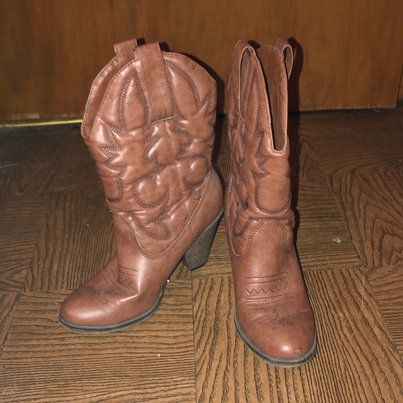 Shoes - Boots